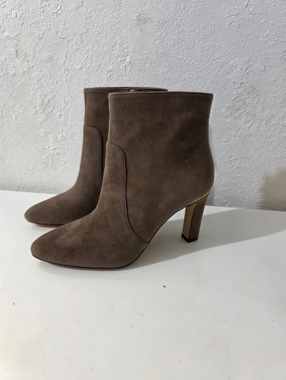 Vince Camuto Greer Taupe Suede Leather Ankle High Heel Boots Women's Size 8.5